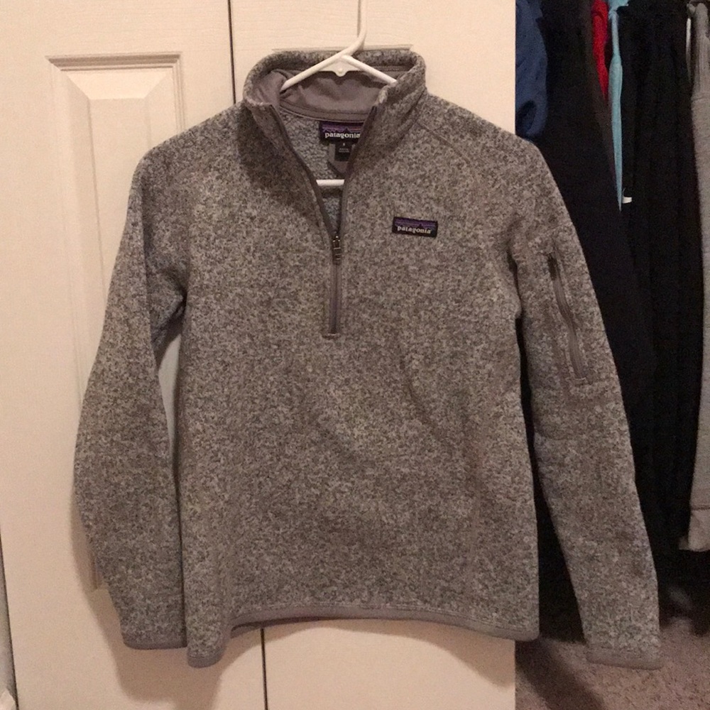 Patagonia half zip pull over!